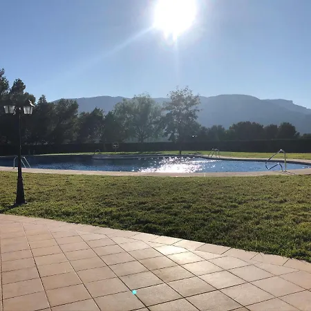 Stunning Mountain Views! Private With Fabulous Communal Pool!