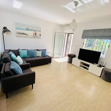 Stunning Mountain Views! Private With Fabulous Communal Pool! * Murla