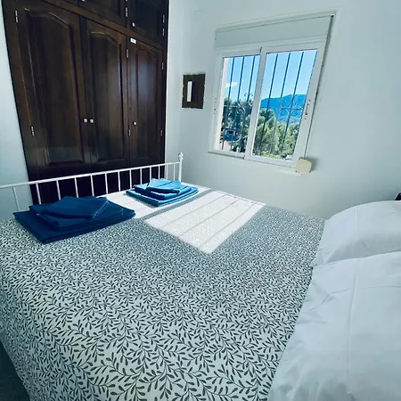 Holiday home Stunning Mountain Views! Private With Fabulous Communal Pool!