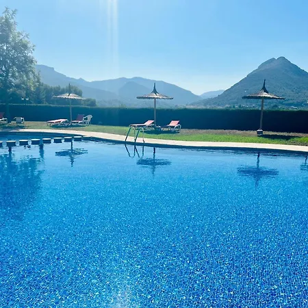 Holiday home Stunning Mountain Views! Private With Fabulous Communal Pool! *